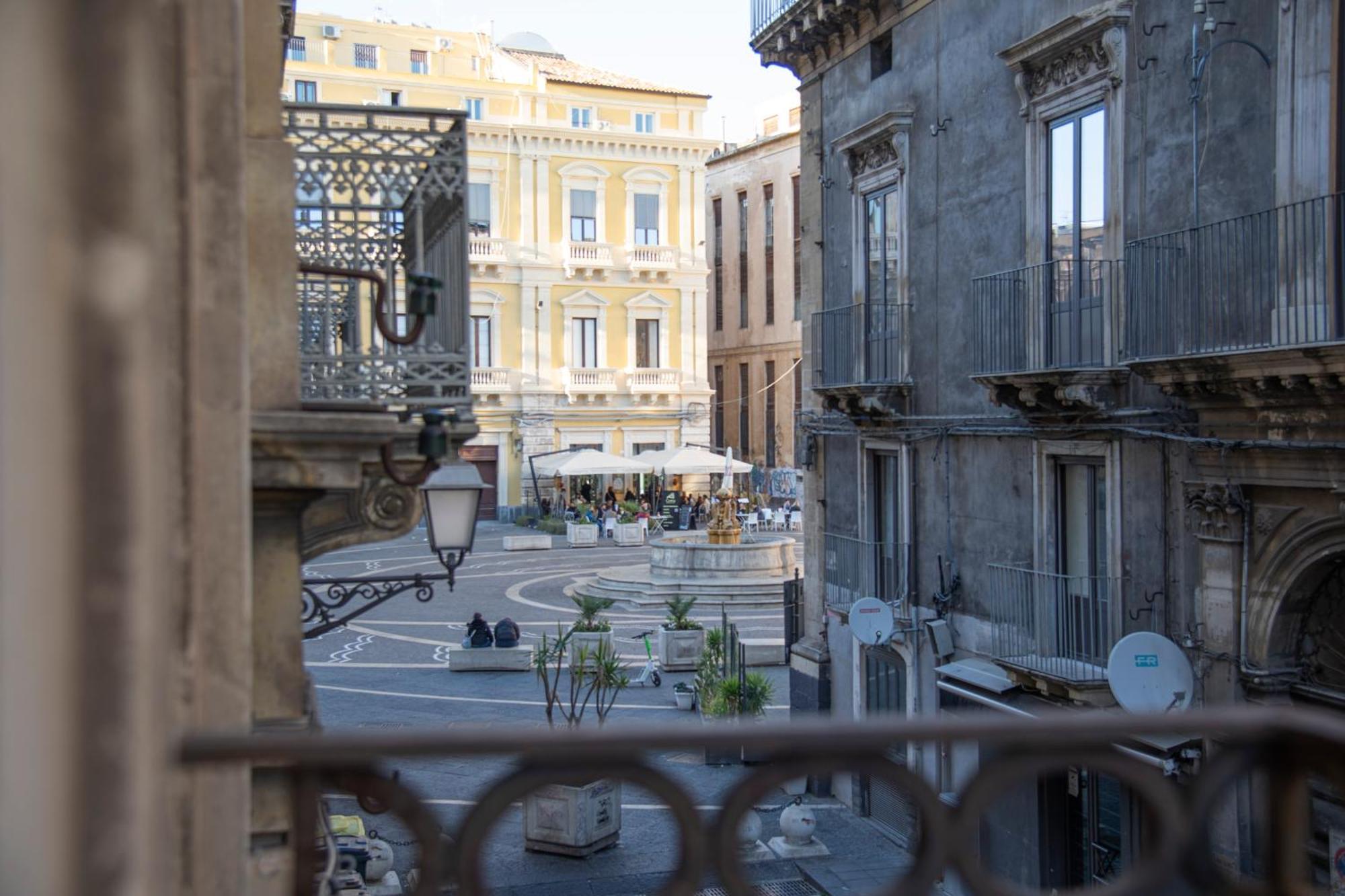 Mitha'S Rooms Catania Exterior foto